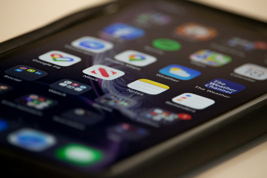 Convierte tu celular viejo en despertador inteligente