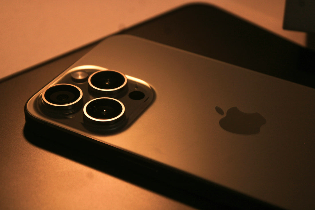 70 kg de CO2, 15,000 litros de agua y 1 millón de toneladas de residuos electrónicos