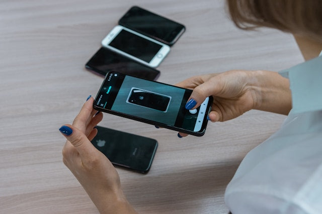 5 ideas para reutilizar tu smartphone viejo en casa